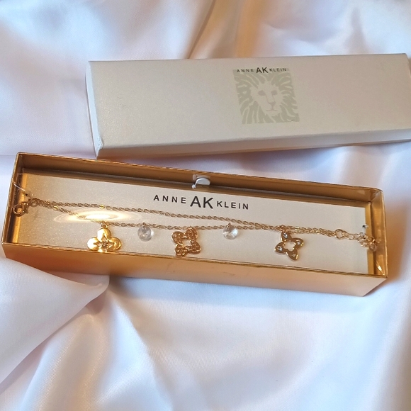 New Anne AK Klein womens Jewelry charm bracelet in gold \ ivry tone New - Picture 5 of 7